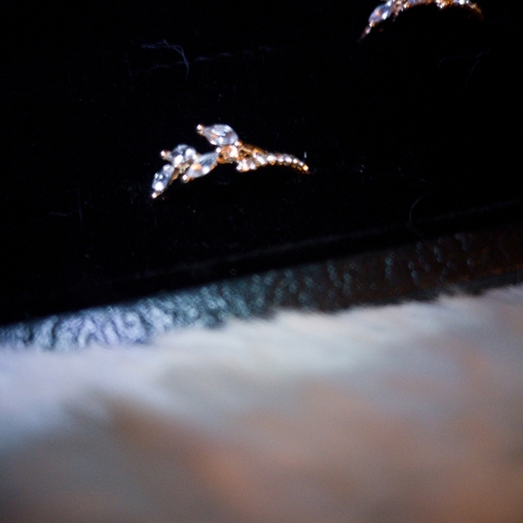 Exquisite 18k Rose Gold filled Eternity Ring - Picture 13 of 14